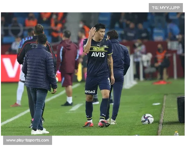 金玟哉两黄变一红，拜仁中卫鲁莽犯规敲警钟